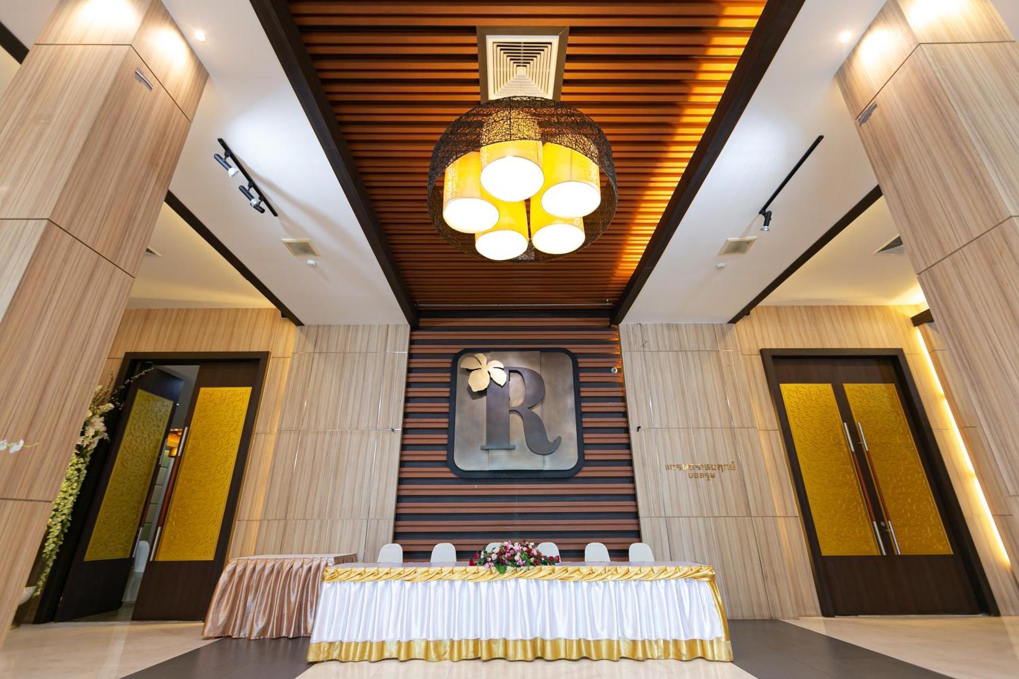 Grand Ratchapruek Hotel Pak Kret Exteriör bild