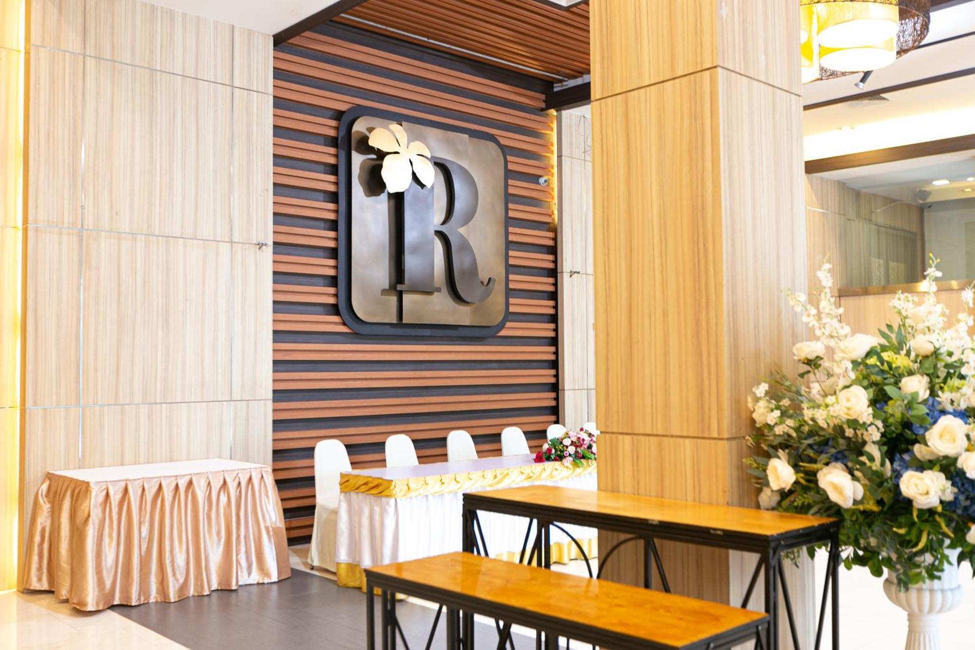 Grand Ratchapruek Hotel Pak Kret Exteriör bild